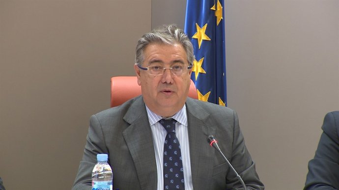 Zoido: "Treballem dia a dia per neutralitzar l'amenaça terorista"