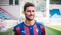 Adrián González deja el Eibar y firma por el Málaga a coste cero
