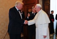 El Papa pide a Trump que sea un "instrumento de paz" y éste asegura que no olvidará sus palabras
