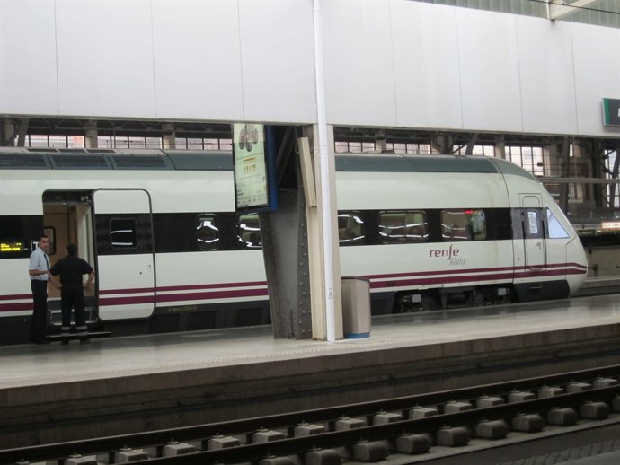  Tren de Renfe                            