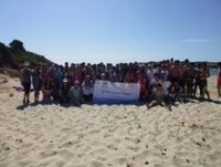 Un centenar de alumnos del IES Manacor recogen 53,8 kilos de basura en Calas de Mallorca