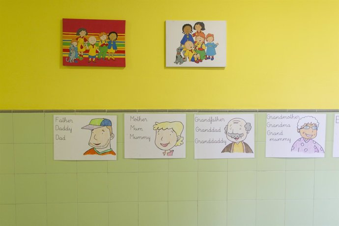 Colegio bilingüe, aula, primaria, infantil, clase, niño, niña, niños