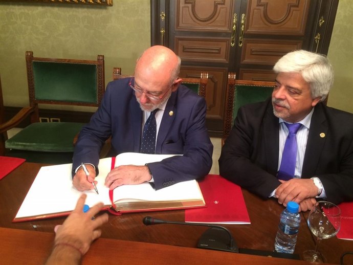 Fiscal gral. J.M.Maza, decano del Icab O.Rusca