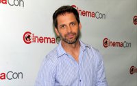 Zack Snyder agradece a los fans el apoyo tras el suicidio de su hija