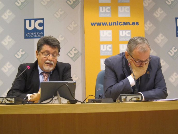 Javier León y Ángel Pazos, vicerrector Investigación y rector de la UC        