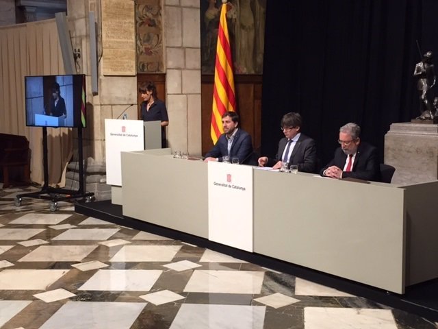Conseller de Salud T.Comín; pte.C.Puigdemont, secr.Salud Pública J.Guix 