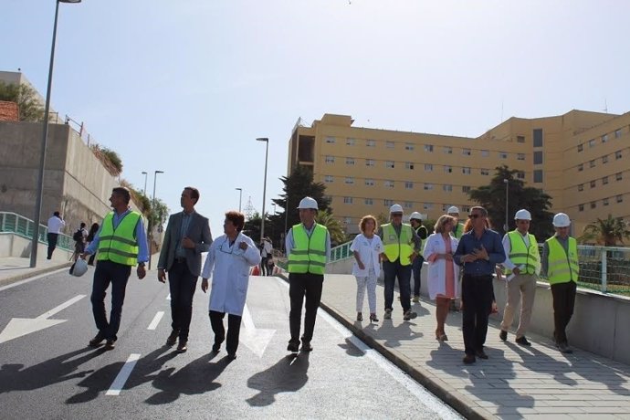 Nueva rampa de acceso a Torrecárdenas y al Materno Infantil en construcción