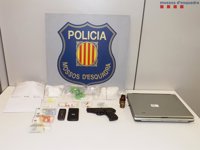 Tres detenidos por tráfico de drogas en un domicilio de Mollet del Vallès
