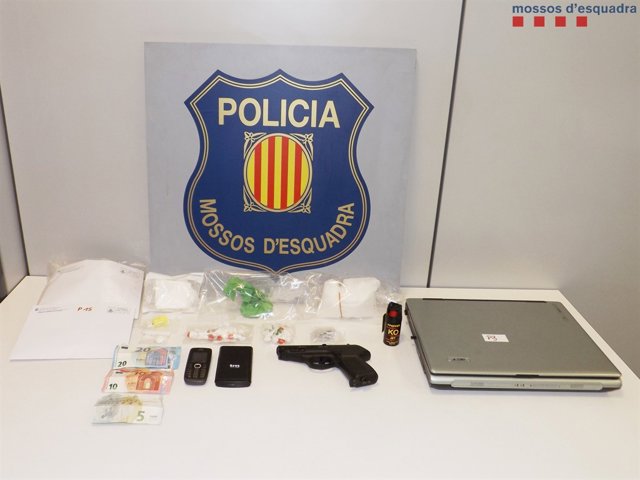 Tres detinguts per trànsit de drogues en un domicili de Mollet del Vallès