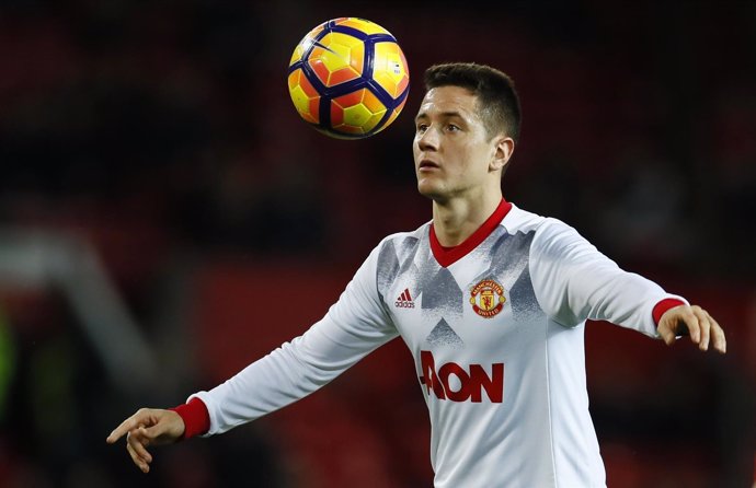 El jugador español Ander Herrera, mejor jugador de la final de la Europa League