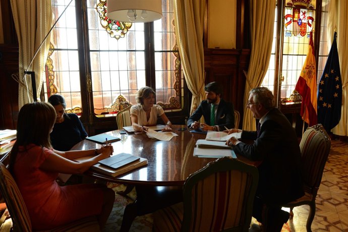 Olona reunit al Ministeri amb la minsitra García Tejerina