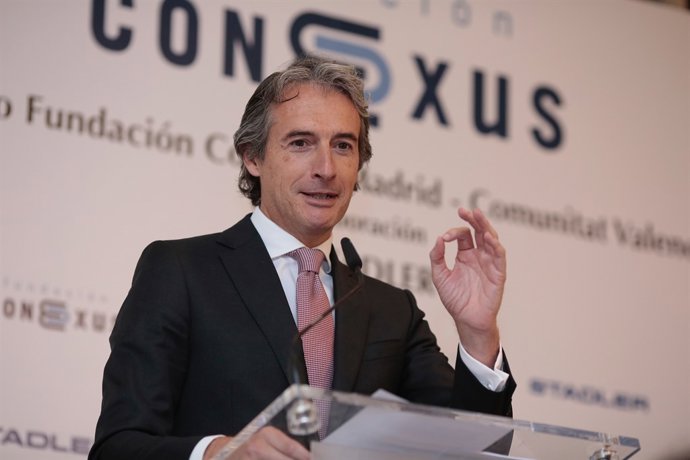 El ministro de Fomento mantiene un encuentro con la Fundación Connexus