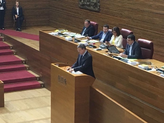 Puig en la tribuna de las Corts