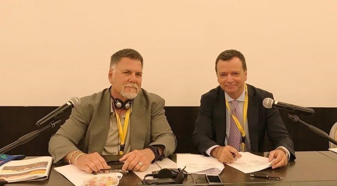 El pres. De la WUWM, Donald J. Darnall, i el dtor.Gral. Mercabarna Josep Tejedo
