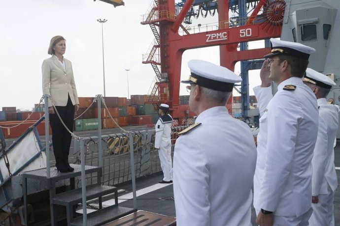 La ministra de Defensa, María Dolores de Cospedal, visita a los militares españo