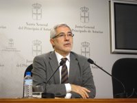 Llamazares vincula la dimisión de Blanco a las primarias del PSOE y pide a Fernández que remodele el Gobierno