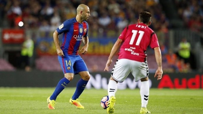 Mascherano (Barcelona) e Ibai Gómez (Alavés)