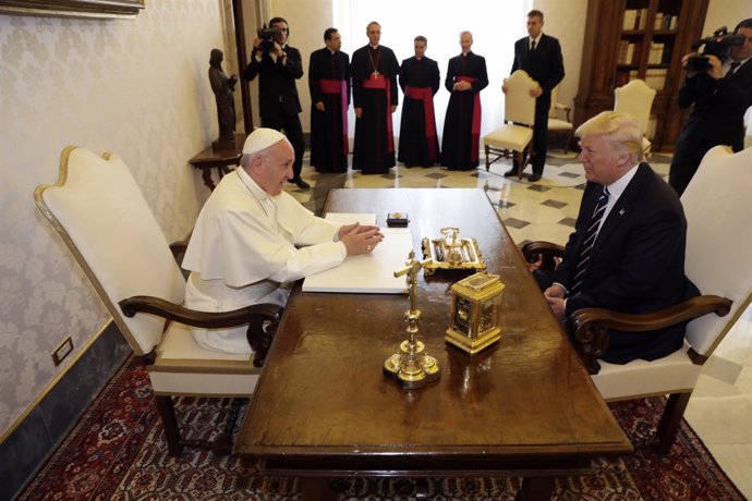 El Papa recibe a Trump en el Vaticano