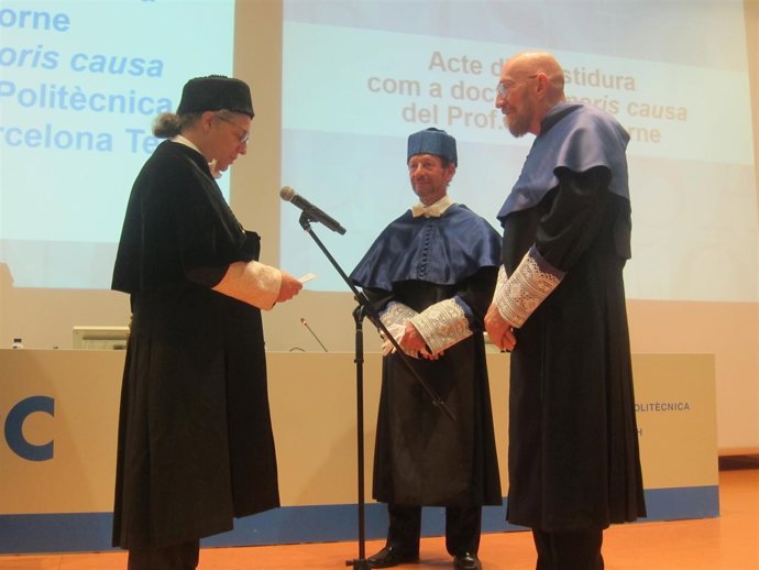 El rector de la UPC E.Fossas y el astrofísico Kip S.Thorne