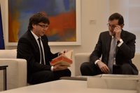 Rajoy responde a Puigdemont que el referéndum es imposible y no negociará romper el orden constitucional