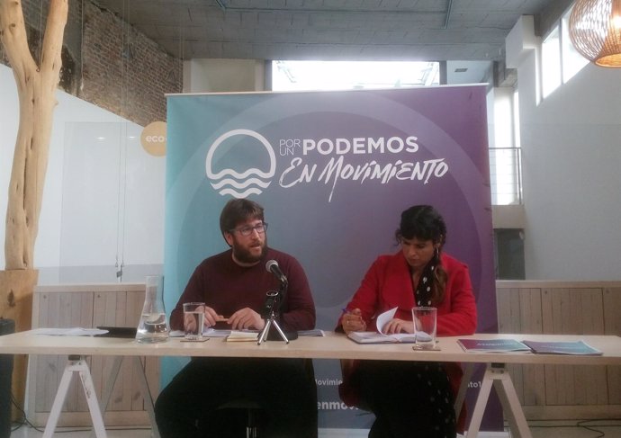 Miguel Urban y Teresa Rodríguez en una presentación