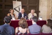 La Feria del Libro de Sevilla acoge la entrega y presentación del VII Premio 'Hermanos Machado' a Nuria Barrios