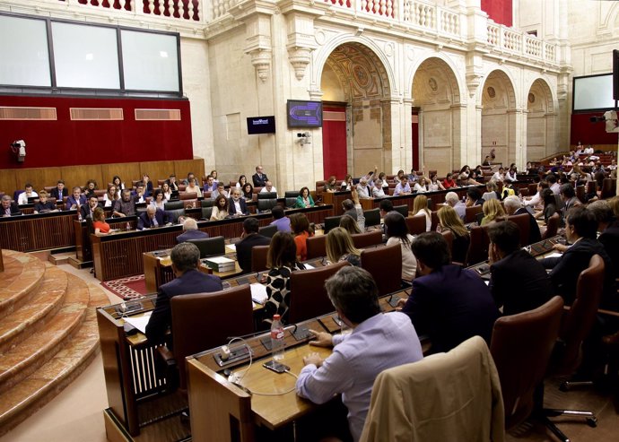 Votación en el Pleno del Parlamento andaluz