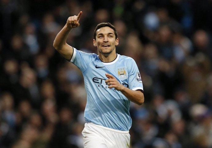 Jesús Navas con el Manchester City