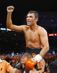 De la Hoya califica de "circo" el posible Mayweather-McGregor