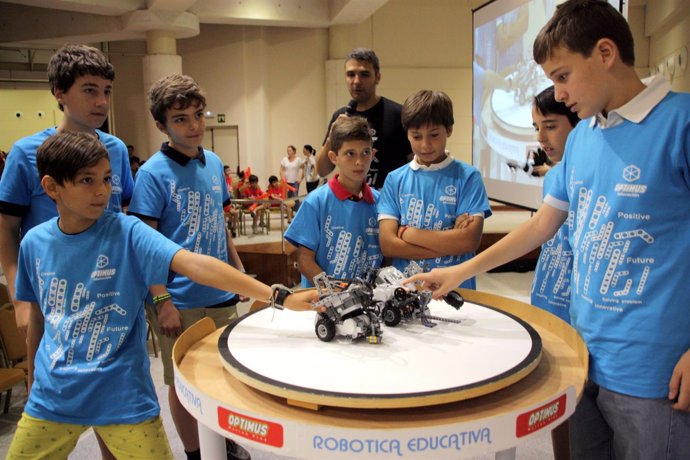 Alumnos de robótica participarán en la final de la II Optimus League