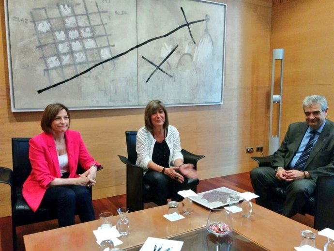 La pta.C.Forcadell i l'alcaldessa de L'Hospitalet N.Marín.