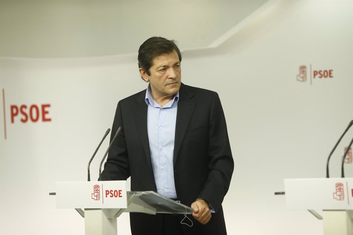 Rueda de prensa de Javier Fernández en la sede del PSOE