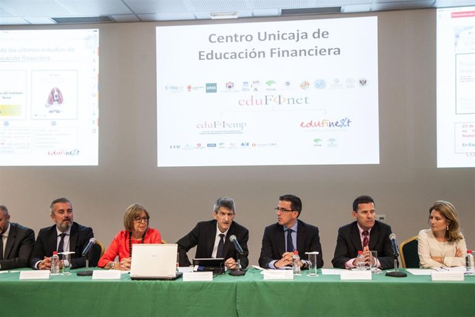 Acto entrega de premios Olimpiada Financiera Unicaja