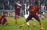 La Juventus busca llegar sin sustos a Cardiff en la jornada del adiós giallorosso de Totti
