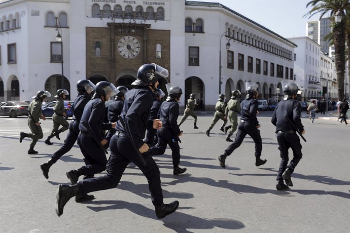 Policía antidisturbios en Rabat