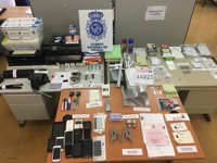 Detienen a doce miembros de una red que estafó miles de euros con anuncios falsos de pisos en alquiler