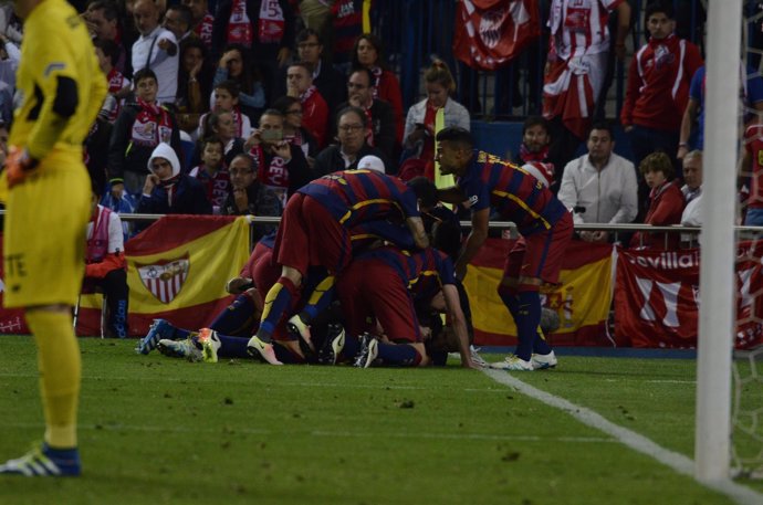 Celebración del 1º gol del Barcelona en la final de la Copa del Rey 2016