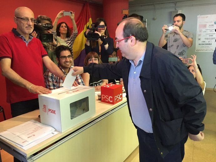 Miquel Iceta (PSC) vota en les primàries del PSOE a secretari general