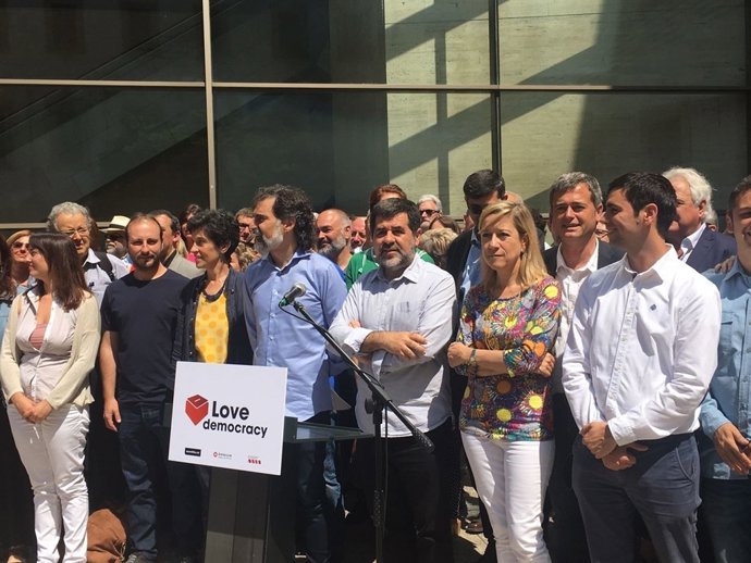 Jordi Cuixart, Jordi Sànchez i Neus Lloveras