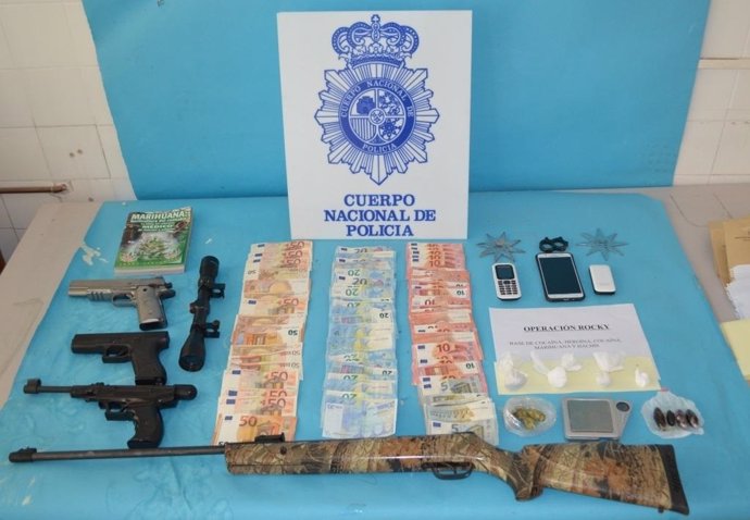Material intervenido por la Policía Nacional en Linares (Jaén)