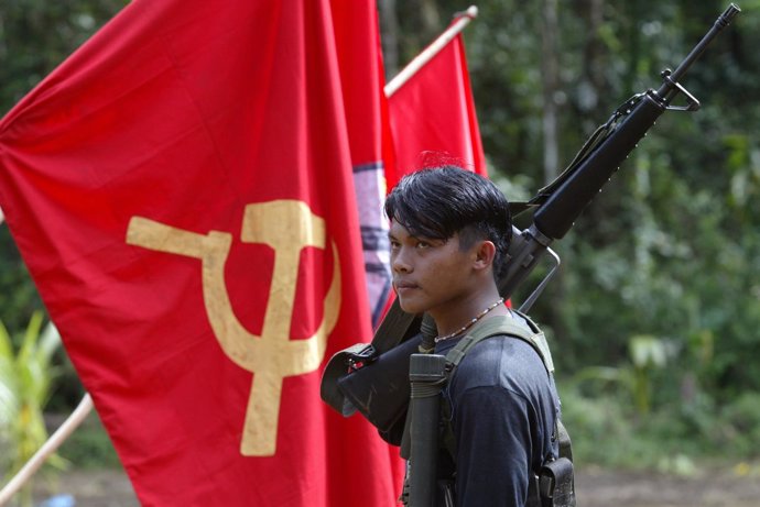Guerrillero del Nuevo Ejército Popular (NEP) maoísta de Filipinas