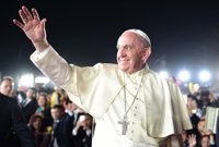 El Papa dice que un buen sacerdote no reza como un "papagayo" y no lleva una "vida estática"