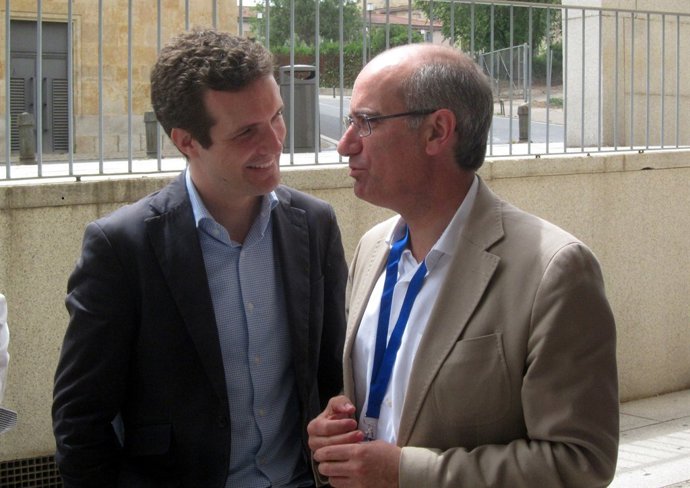 Salamanca.- Casado i Iglesias conversen en un recés                     