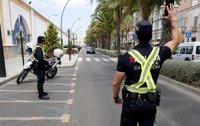 Policía Local y DGT inician este lunes campaña especial de tráfico para controlar las distracciones al volante
