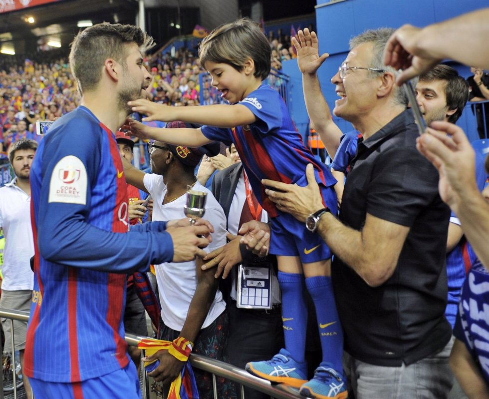 Así celebraron el triunfo los jugadores del Barça: con sus hijos