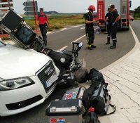 Herido grave un motorista al chocar contra un coche en el cruce de Pitillas