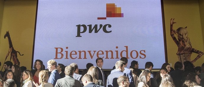 500 Recentment Llicenciats S'Incorporen A Pwc
