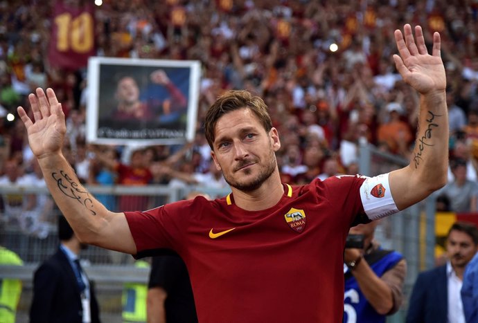 La Roma conserva la segunda plaza de la Serie A en el adiós de Totti