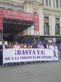 Manifestación en el Ayuntamiento contra la violencia de género