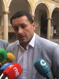 Fernández Lanero (UGT) espera que el PSOE que surja del Congreso Federal pueda sumar con la izquierda para gobernar